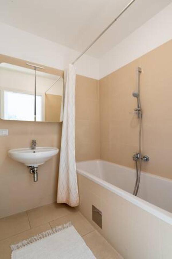 Near Lake Fully Furnished Beautiful Apartment Wien Ngoại thất bức ảnh